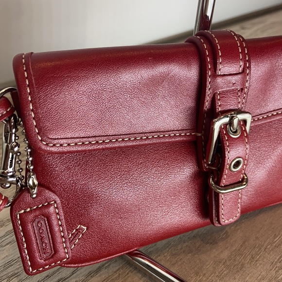 COACH Read Leather Wristlet Flap with Buckle.  Gorgeous! - Picture 4 of 6